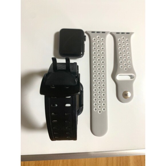 Apple Watch Series 3 38mm GPS + WiFi Space Gray Extra Band (B Grade) - Picture 4 of 7